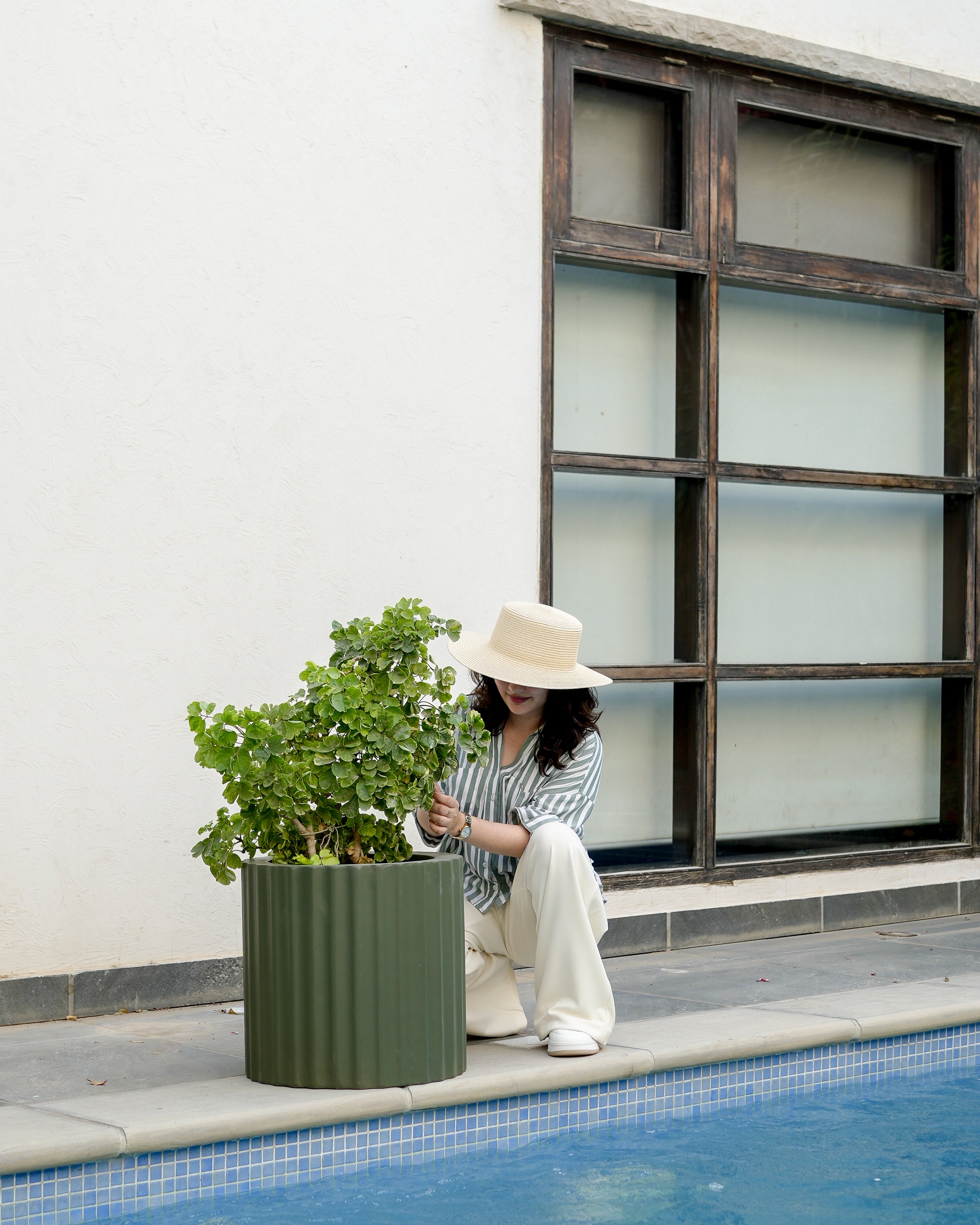 Ripple - Army Green - Fiberglass Planter