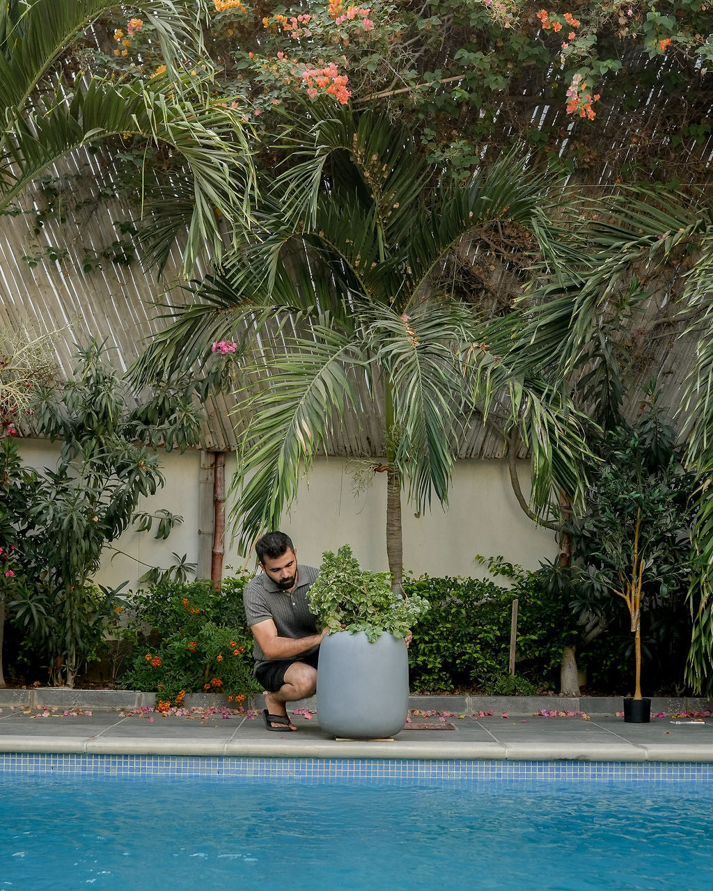 Pod - White - Fiberglass planter