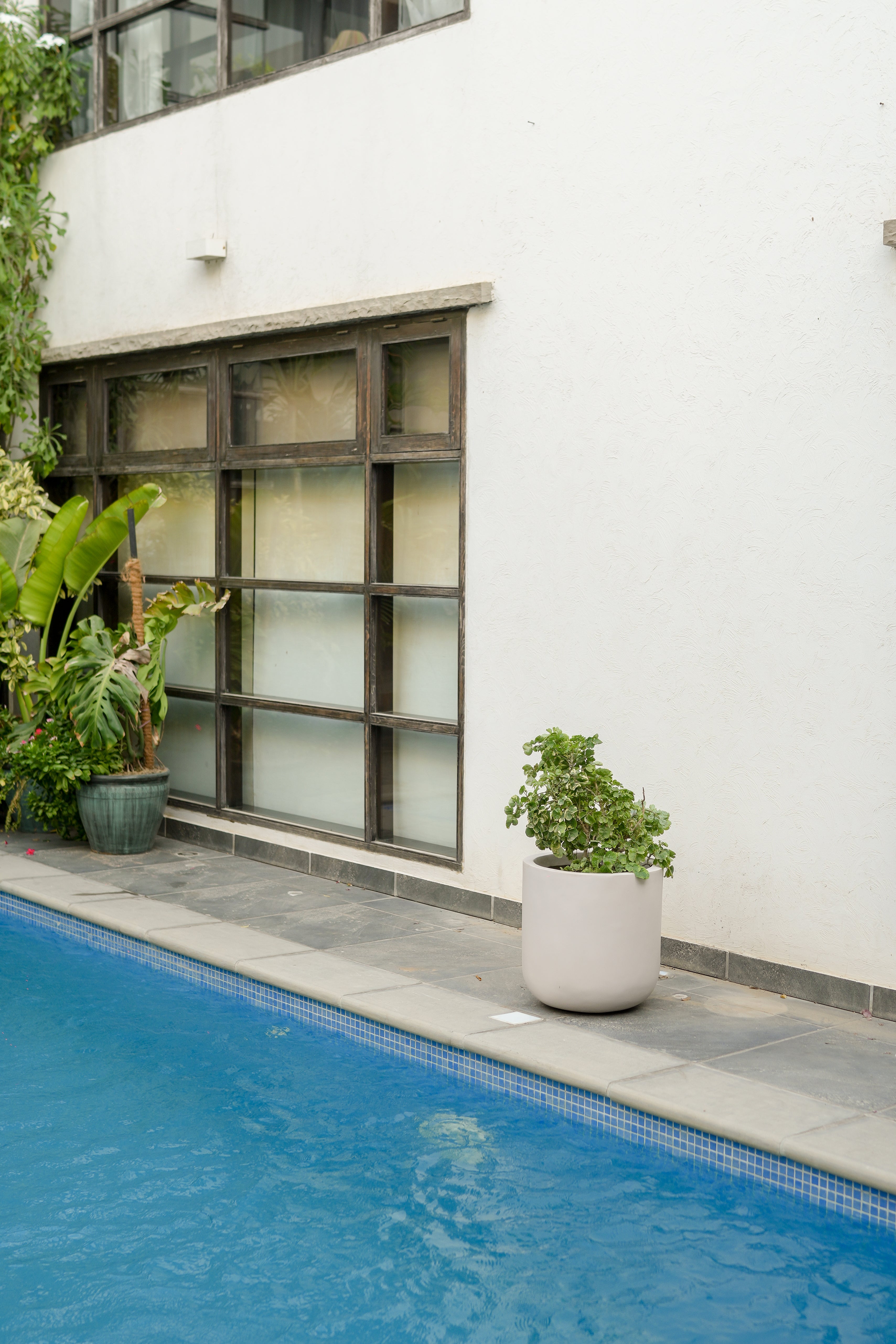 Core - White - Fiberglass Planter