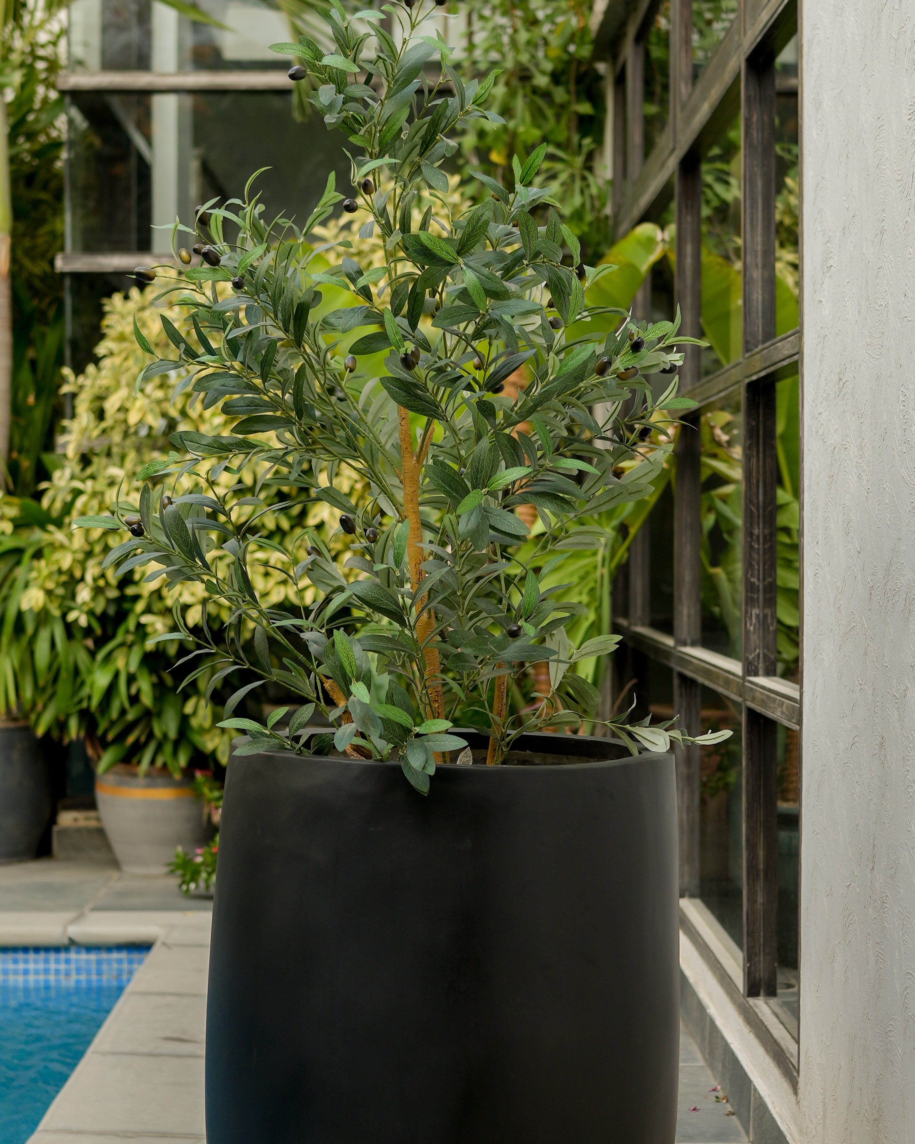 Snowcap - White - Fiberglass Planter