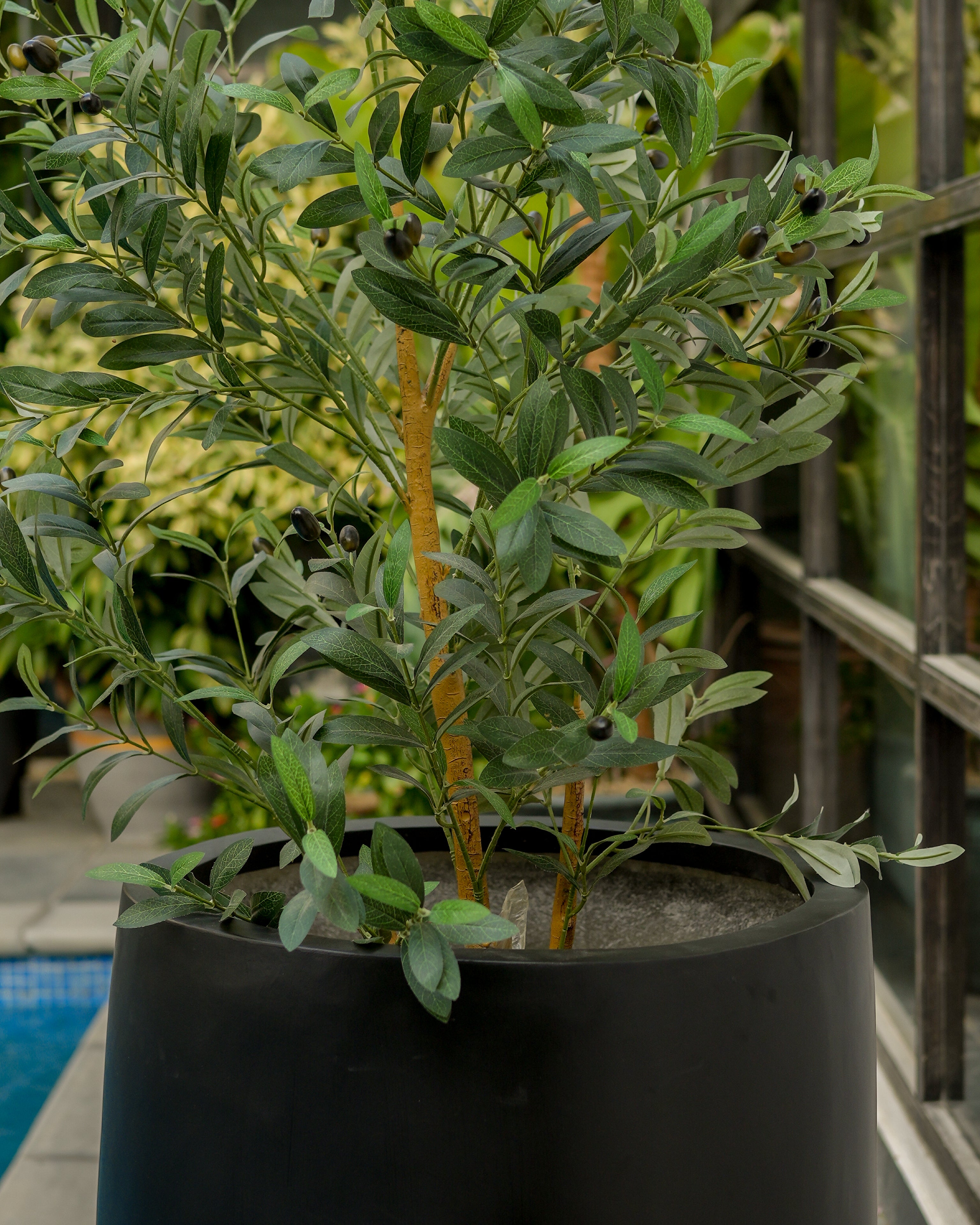 Snowcap - White - Fiberglass Planter