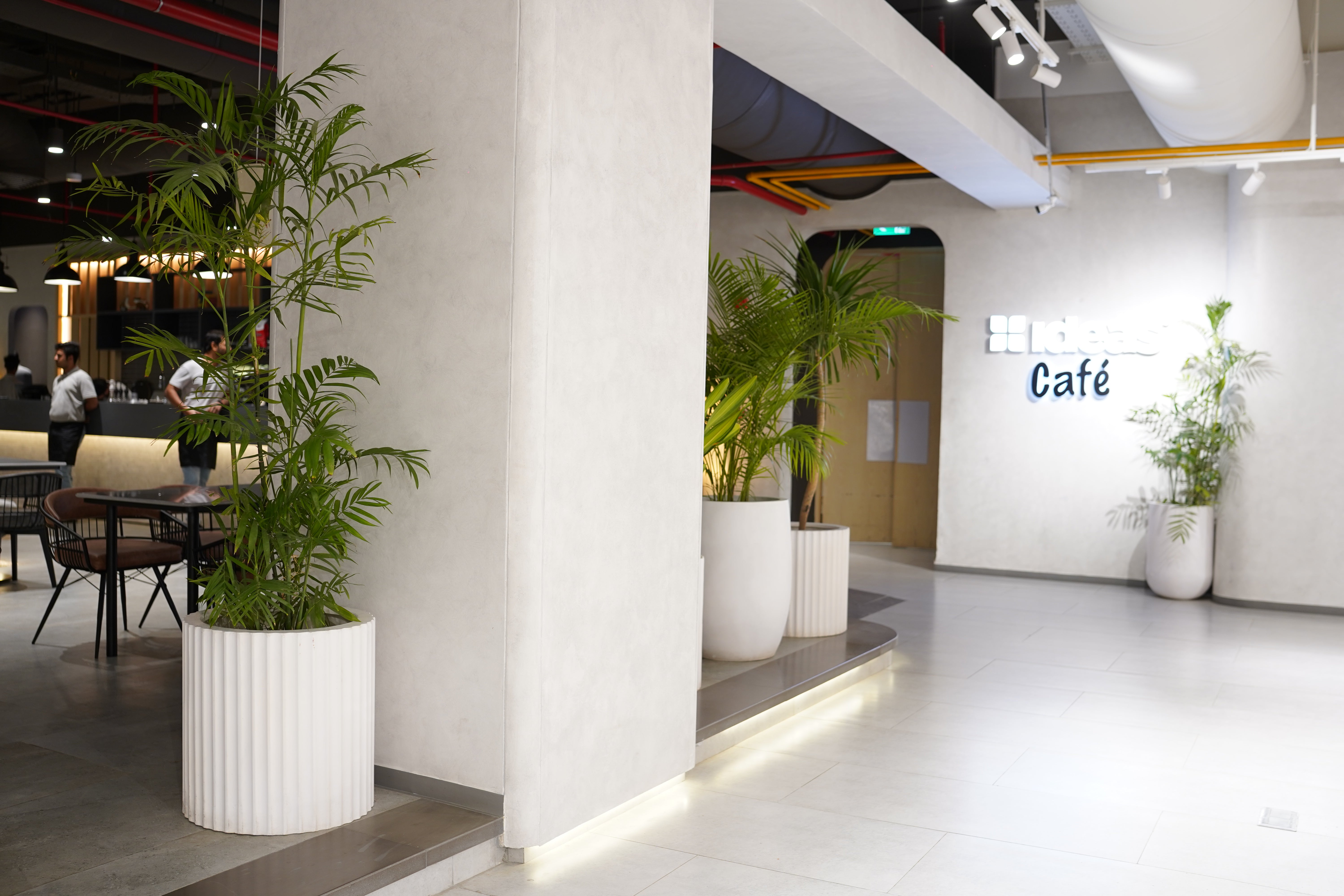 Ripple - White - Fiberglass Planter