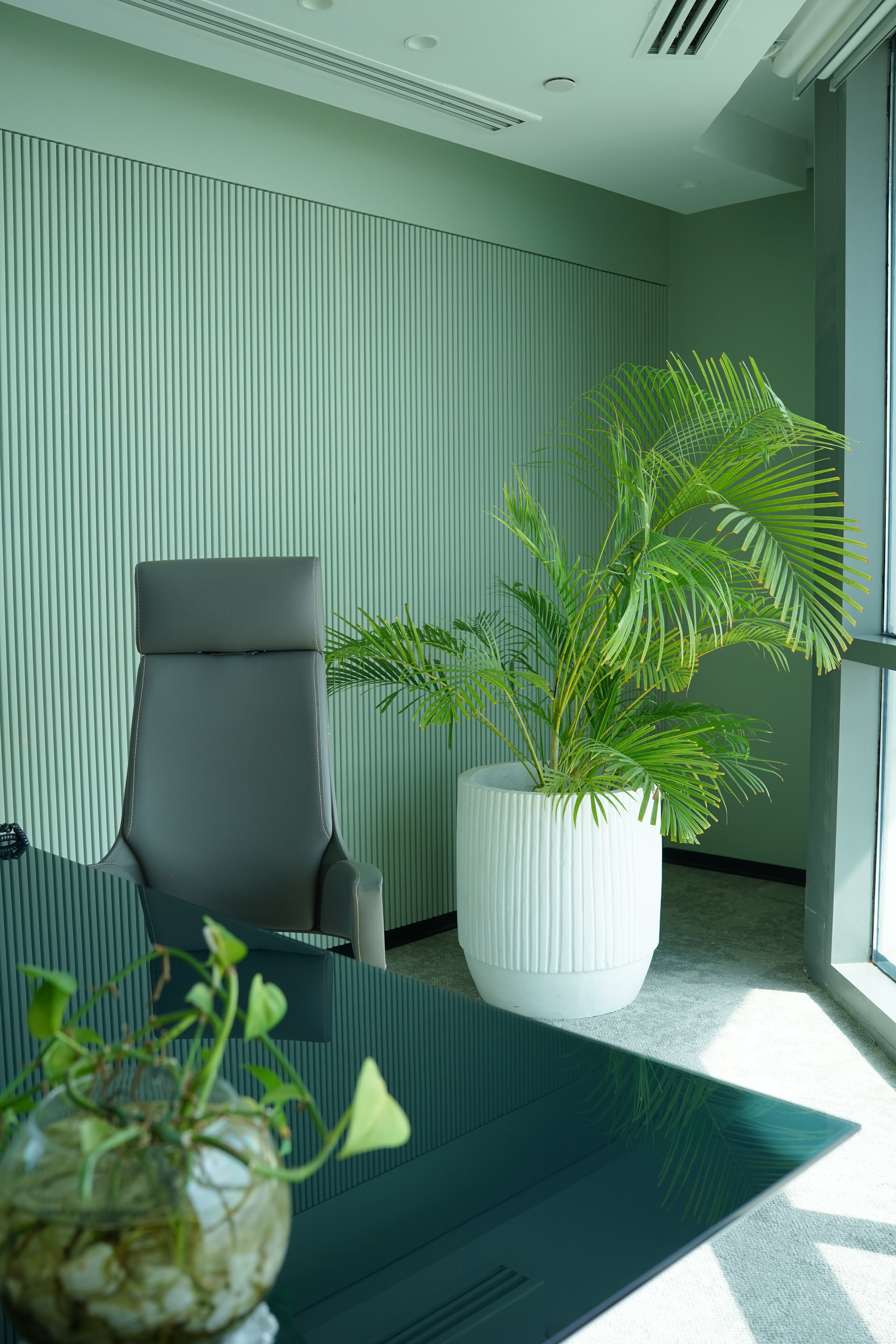 Opal Fluted - Army Green - Fiberglass Planter