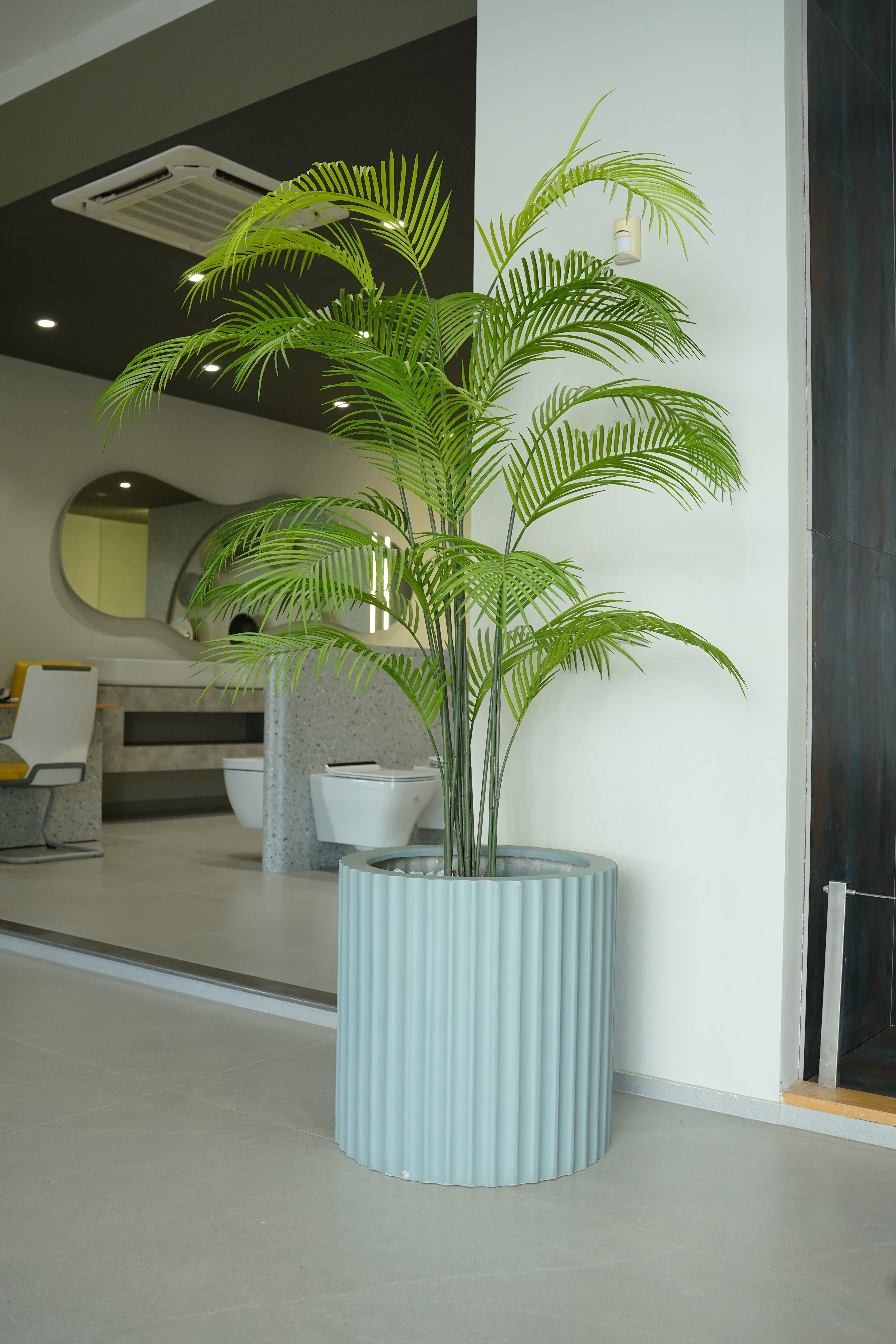 Ripple - White - Fiberglass Planter