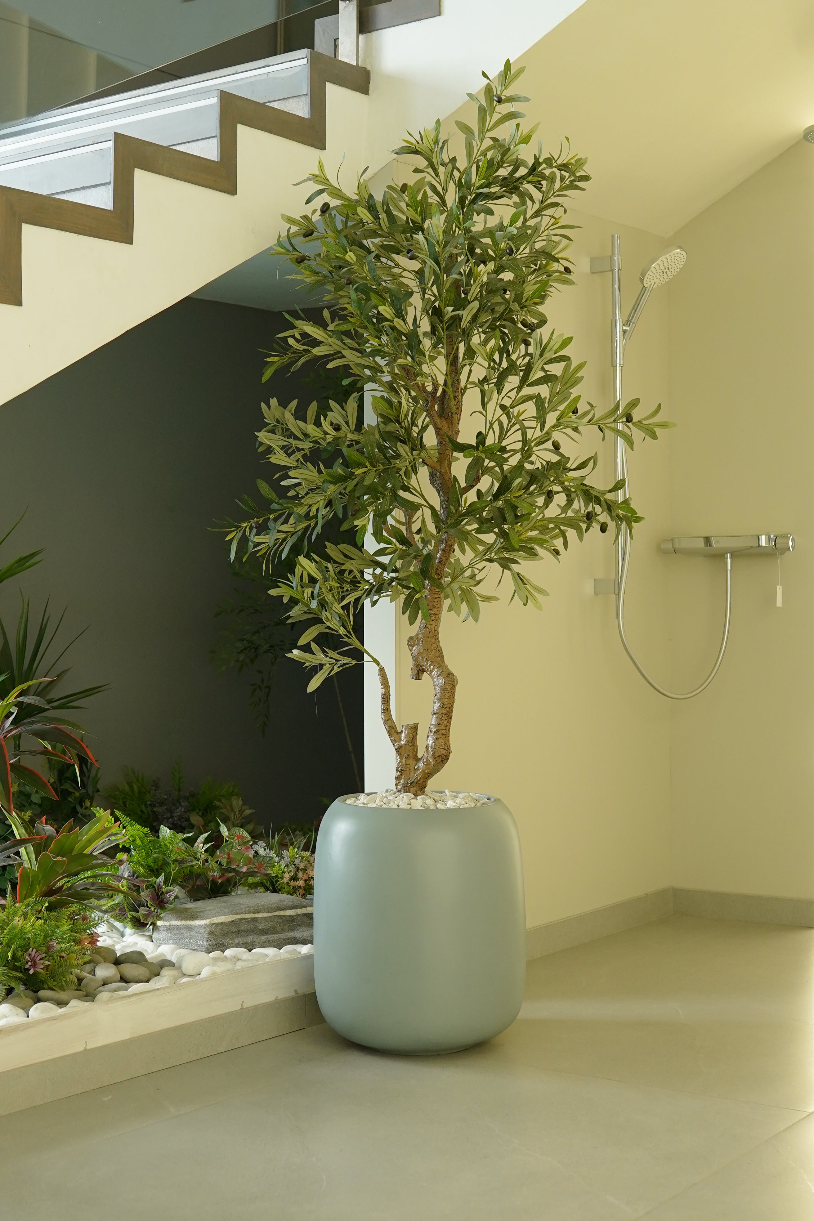 Pod - White - Fiberglass planter