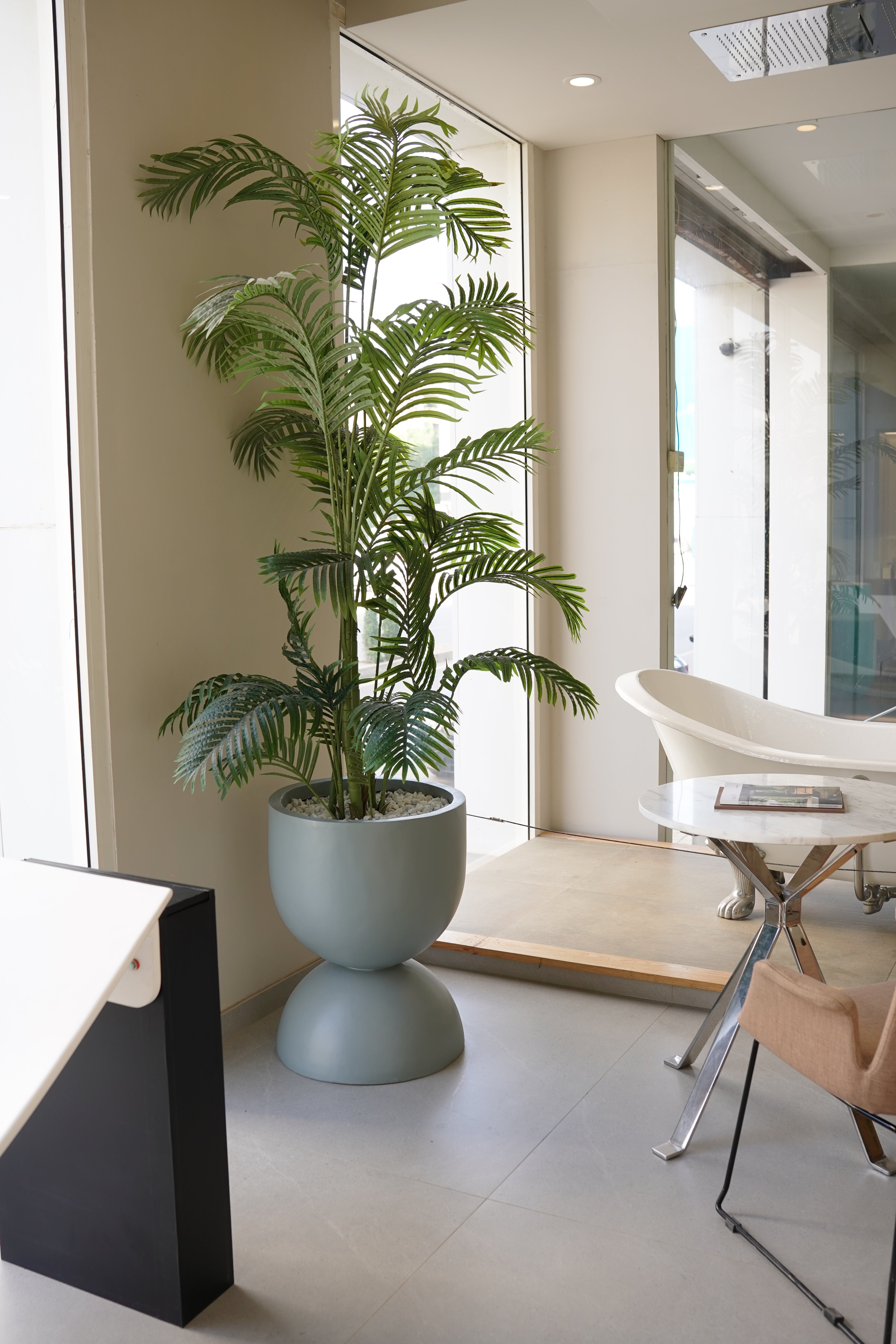 Stack - White(M) - Fiberglass Planter